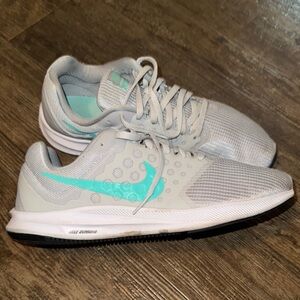 Nike Gray and Blue Athletic Shoes for Performance